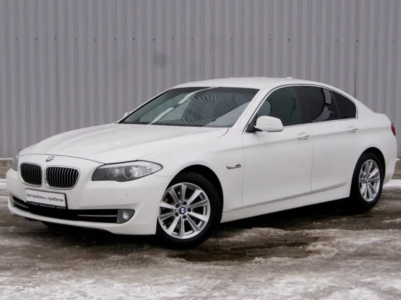 BMW 5 белая 2010