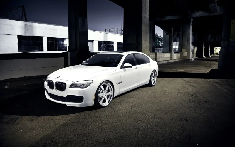 BMW f02 белая
