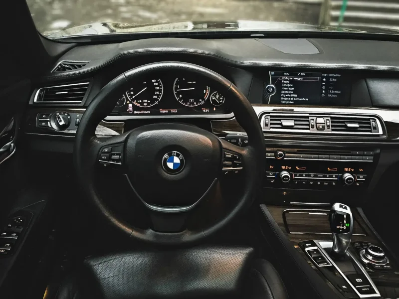 BMW 740 f02 салон