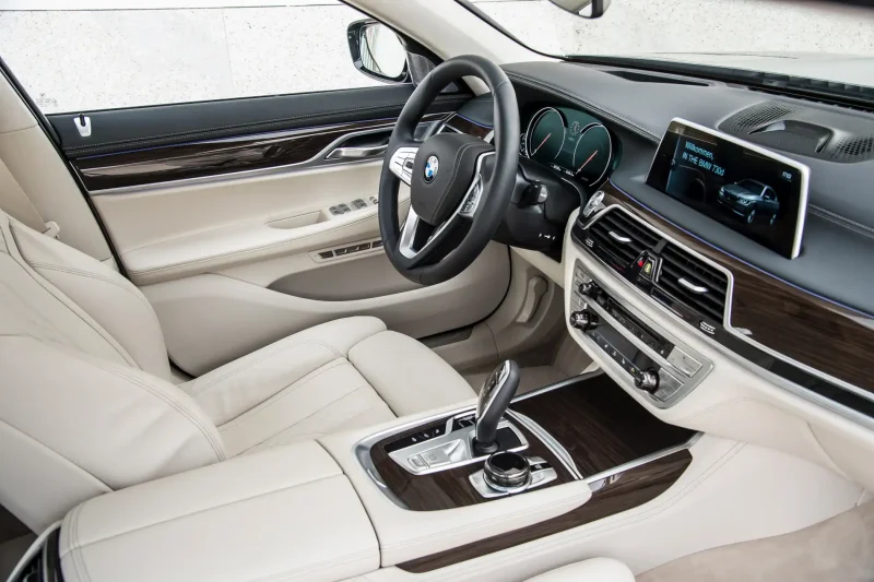 BMW 7 g11 Interior