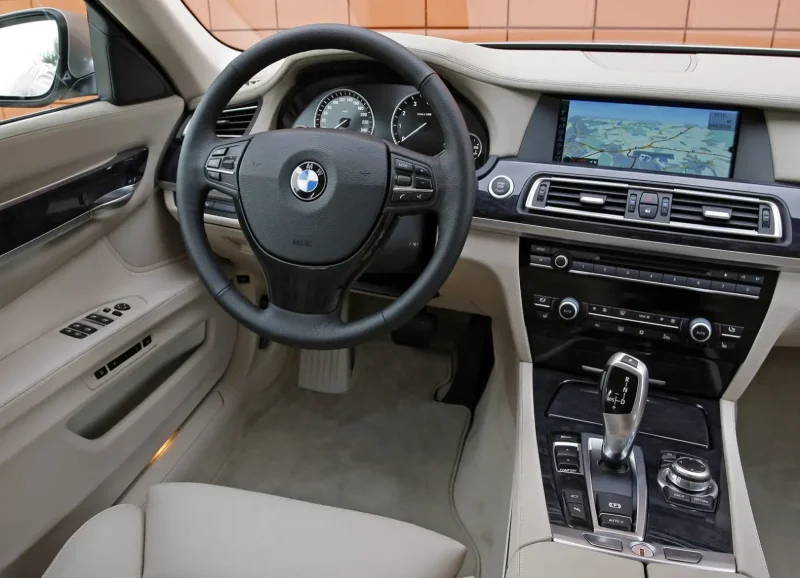 BMW 750li салон