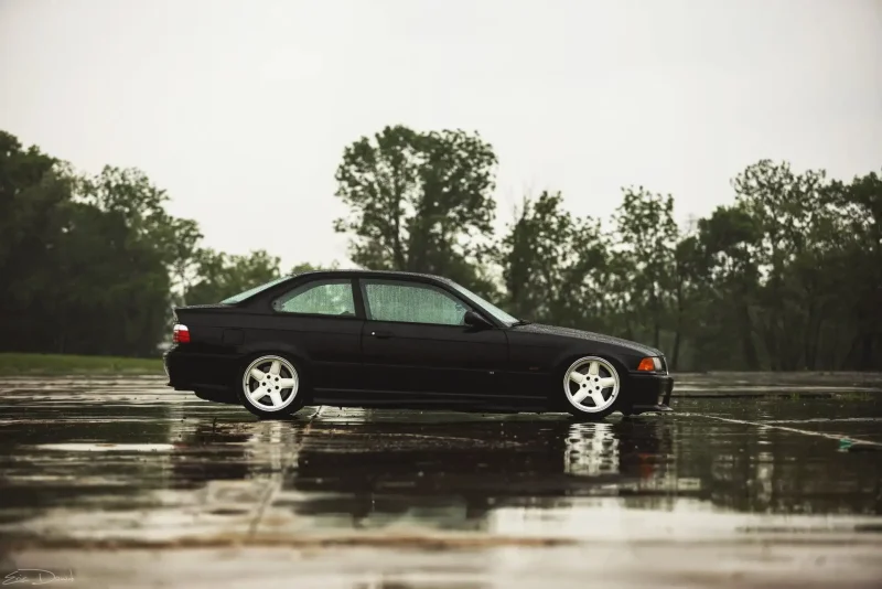 BMW e36 черная