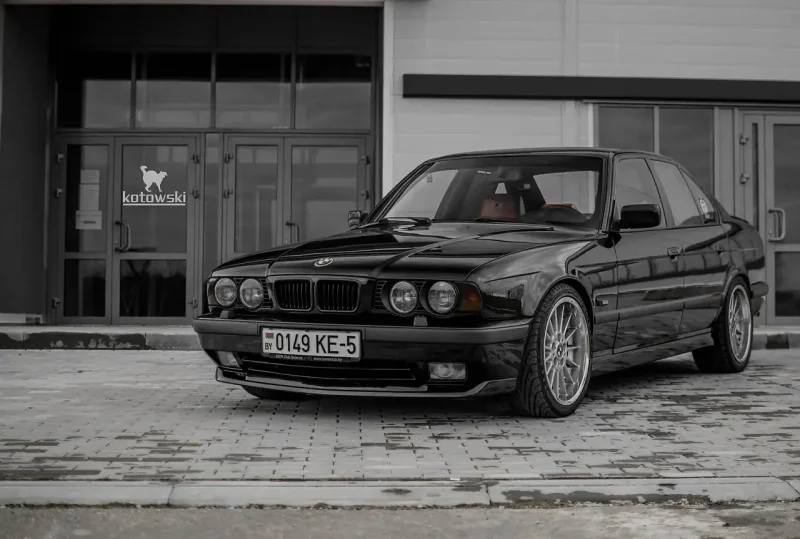 BMW e34 черная