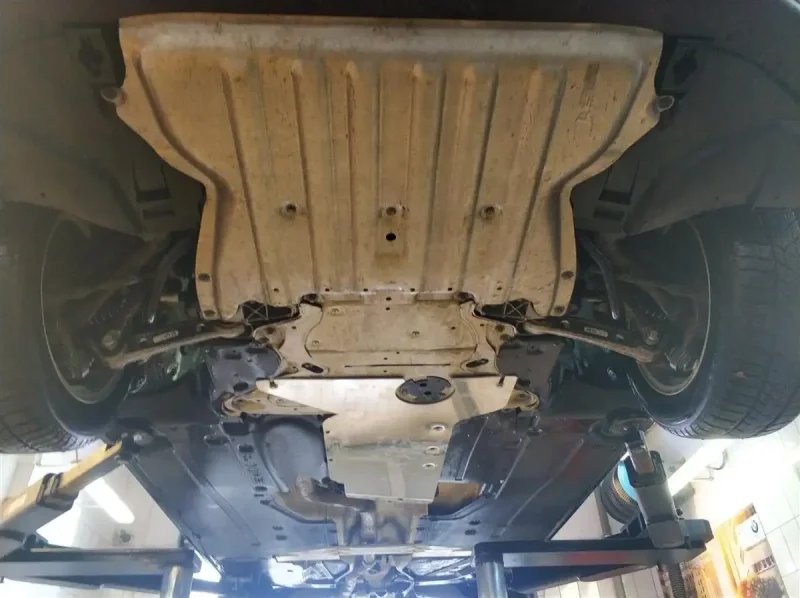 Днище BMW 3 вид снизу