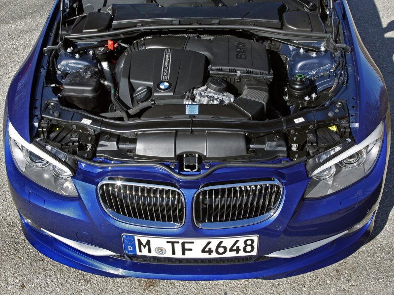 BMW e92 подкапотка