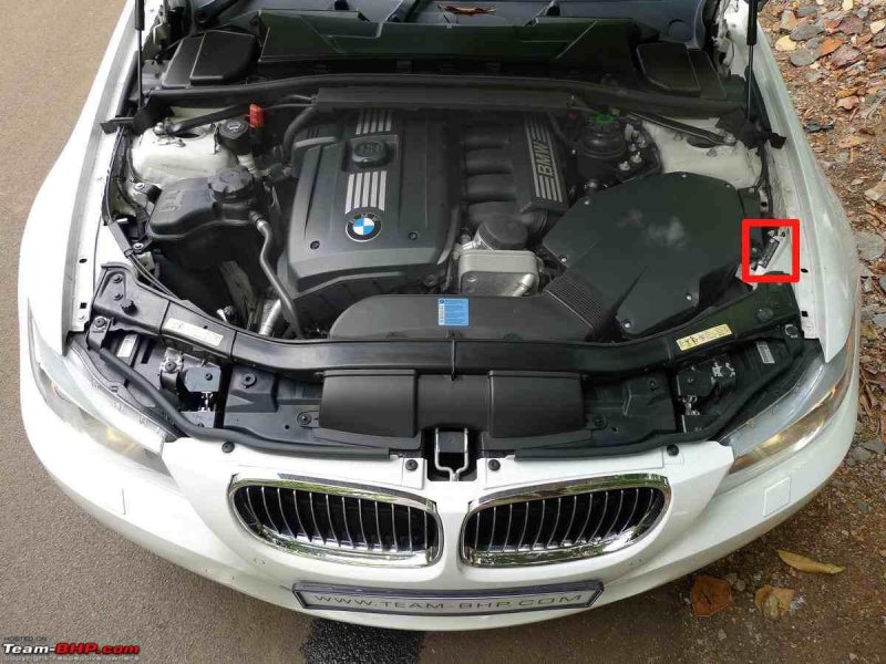 BMW 520i f10 открытый капот