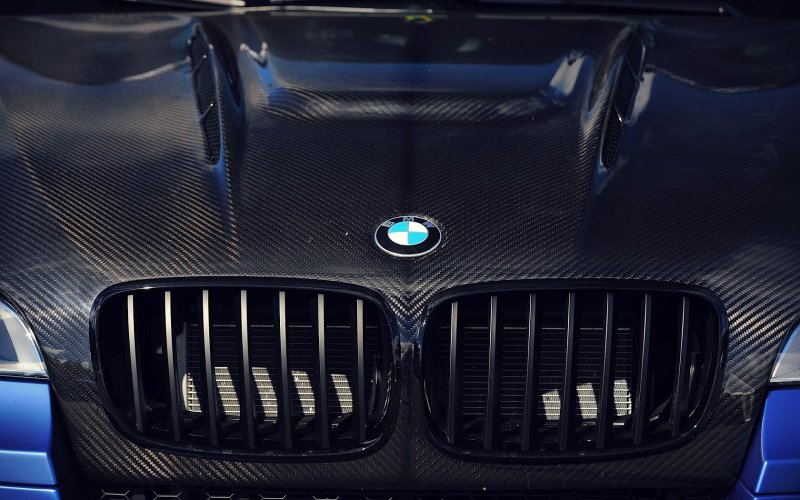 BMW значки карбон