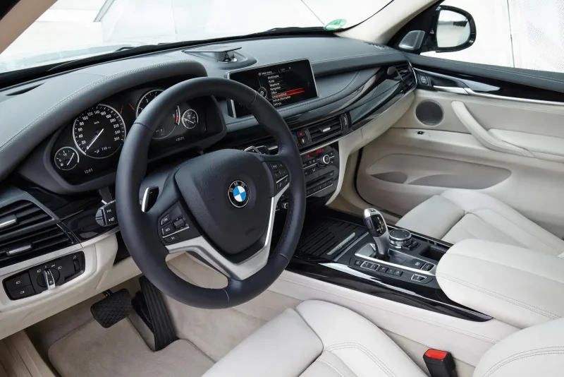 BMW x5 xdrive30d салон
