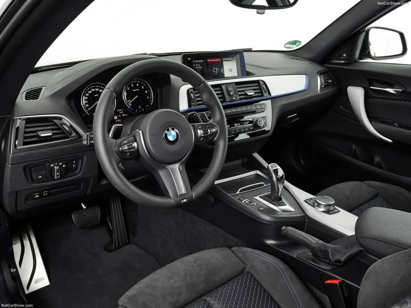 BMW м2 салон