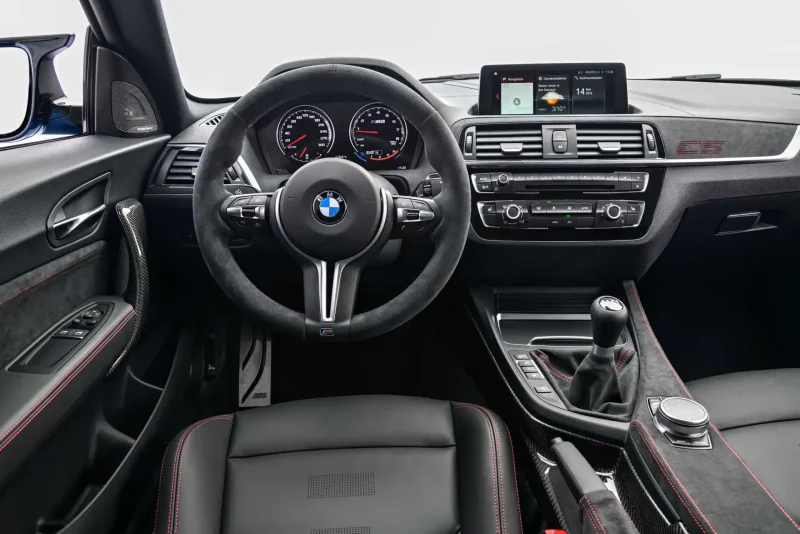 BMW m2 CS салон