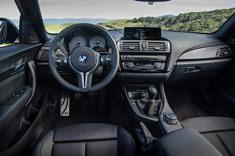 BMW m2 салон