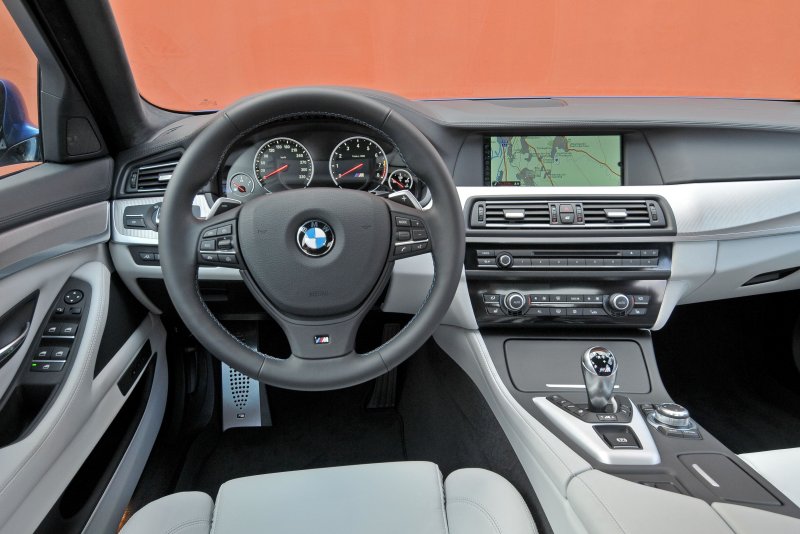 BMW f10 м5 салон