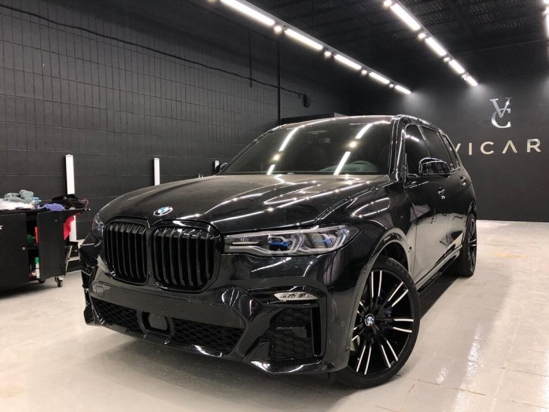 BMW x7 m50 Black