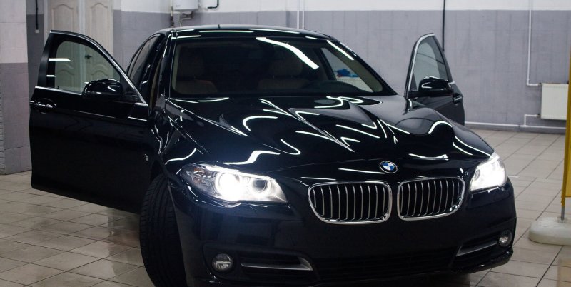 Черный тонированный BMW x5m