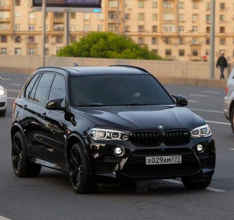 BMW x6m 550 черный