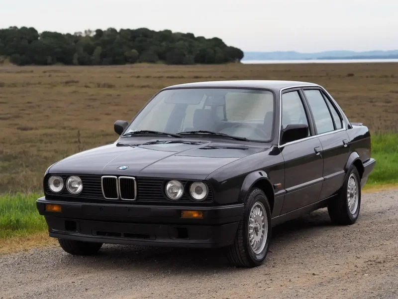 BMW 320 e30