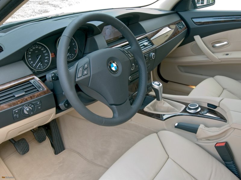 БМВ 530i салон