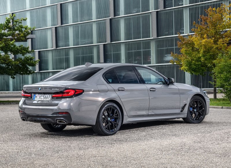 BMW 545e 2020