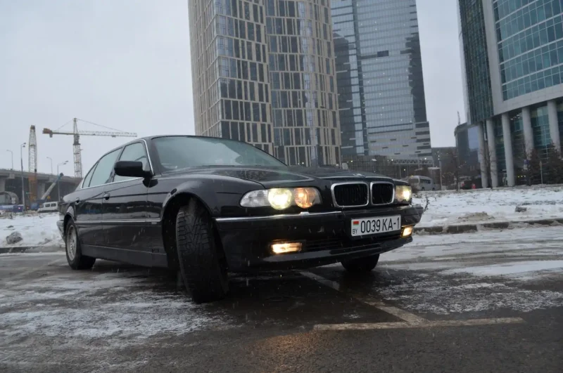 БМВ е38 90
