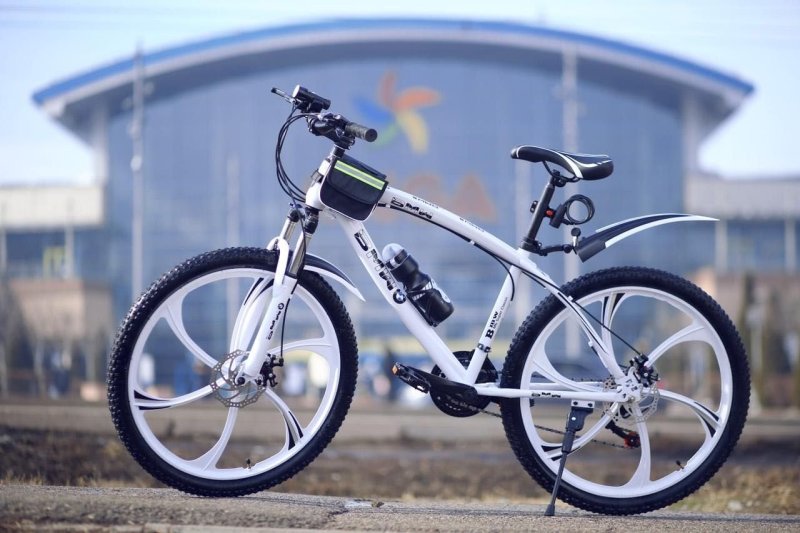 Скоростной велосипед BMW