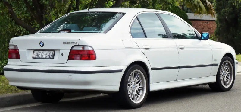 BMW e39 седан 523 i