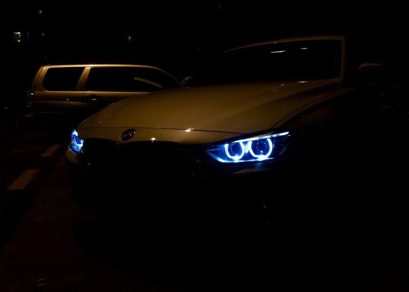 BMW f30 в темноте