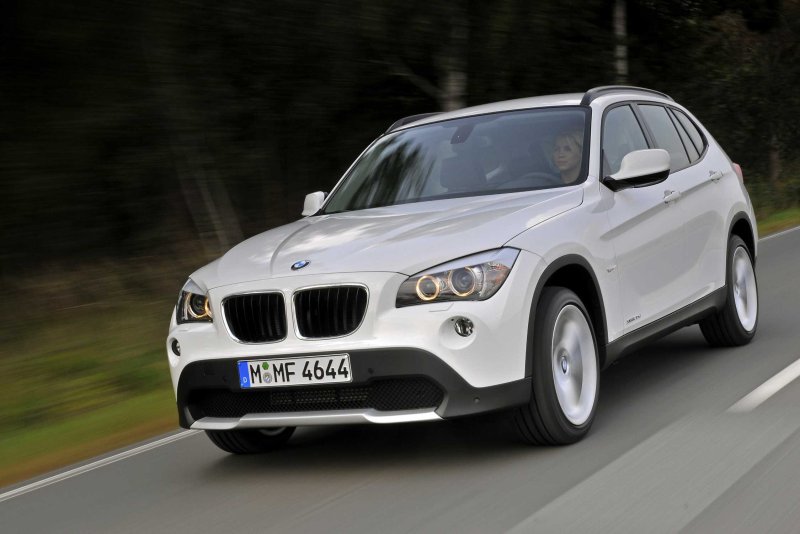 BMW x1 белая