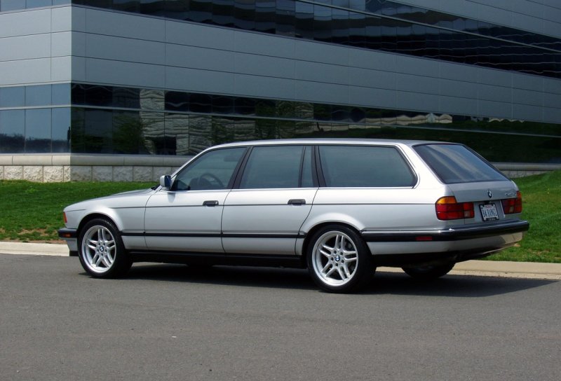 БМВ Е 32 Touring