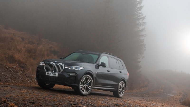 BMW x7 m50d Black