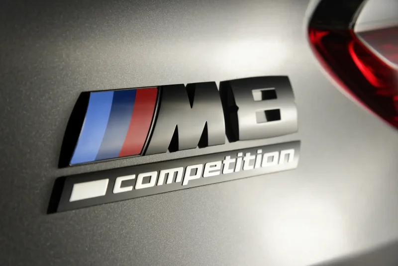 BMW m8 значок