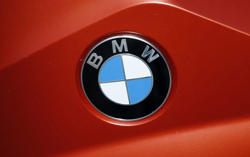 BMW надпись