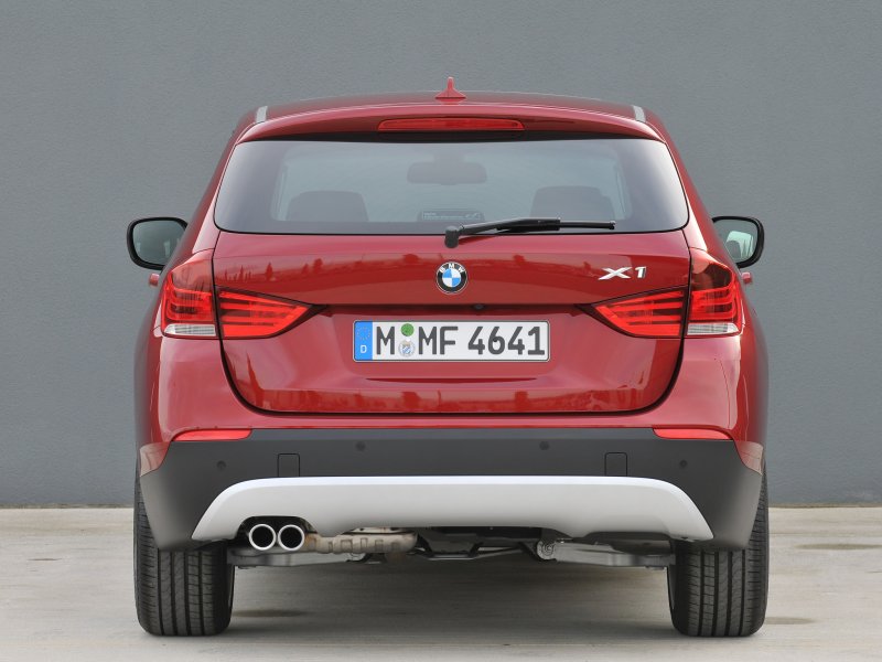 BMW x1 сзади