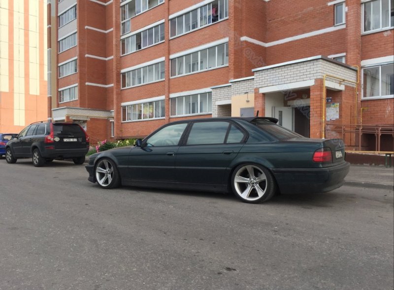 БМВ е38 Лонг и коротыш