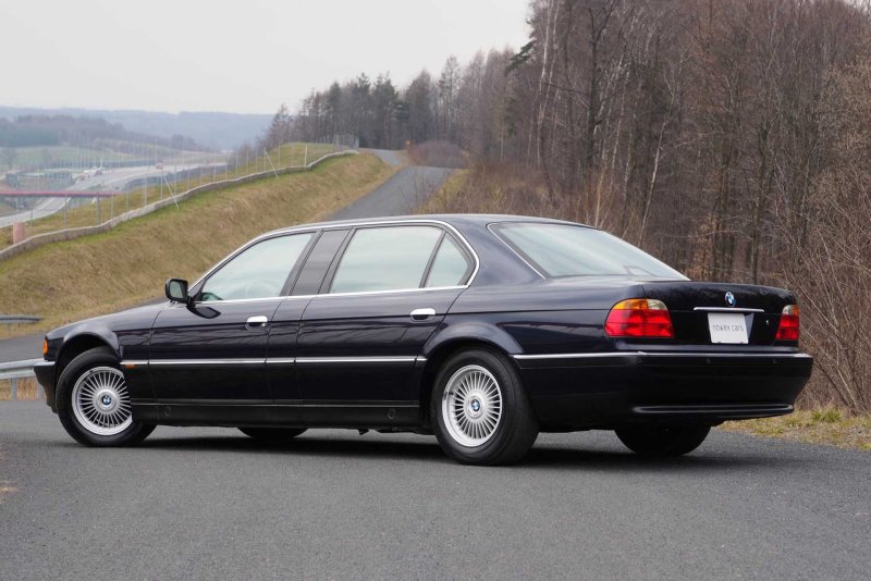 BMW 750 e38