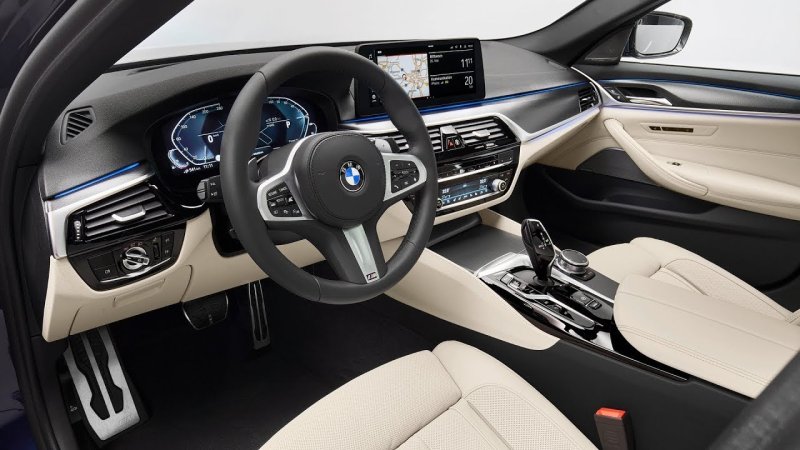 BMW 5 2021 салон