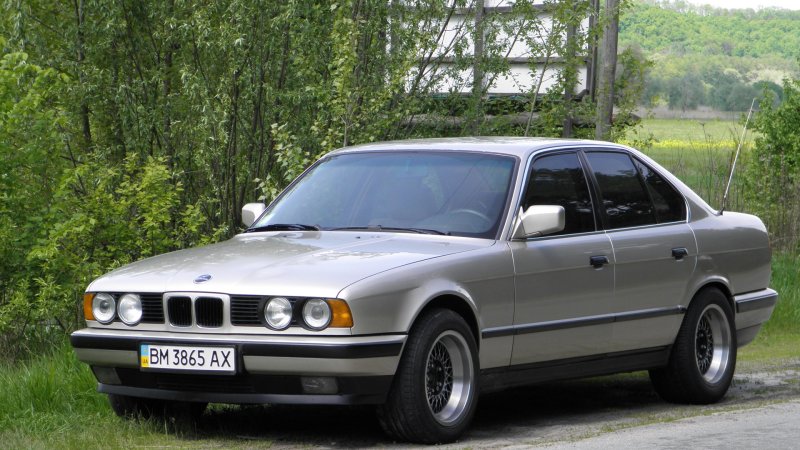 БМВ 5 1988 года