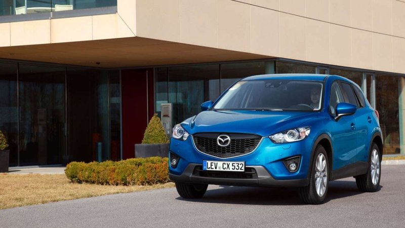 Cx5 AWD красная