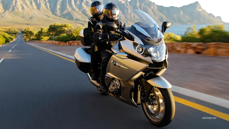BMW k1600gtl с байкером