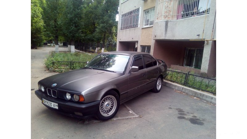 БМВ седан 1988