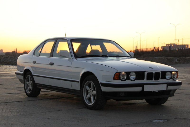 BMW 7 e32 1988