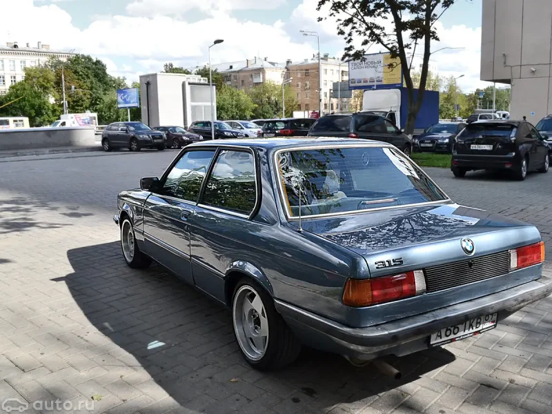 BMW e21 1982