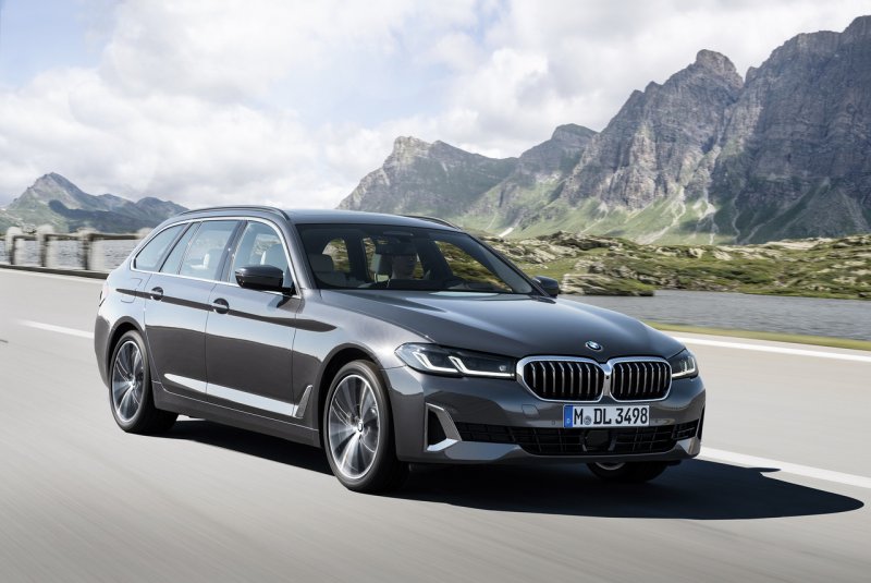 БМВ 530i 2021