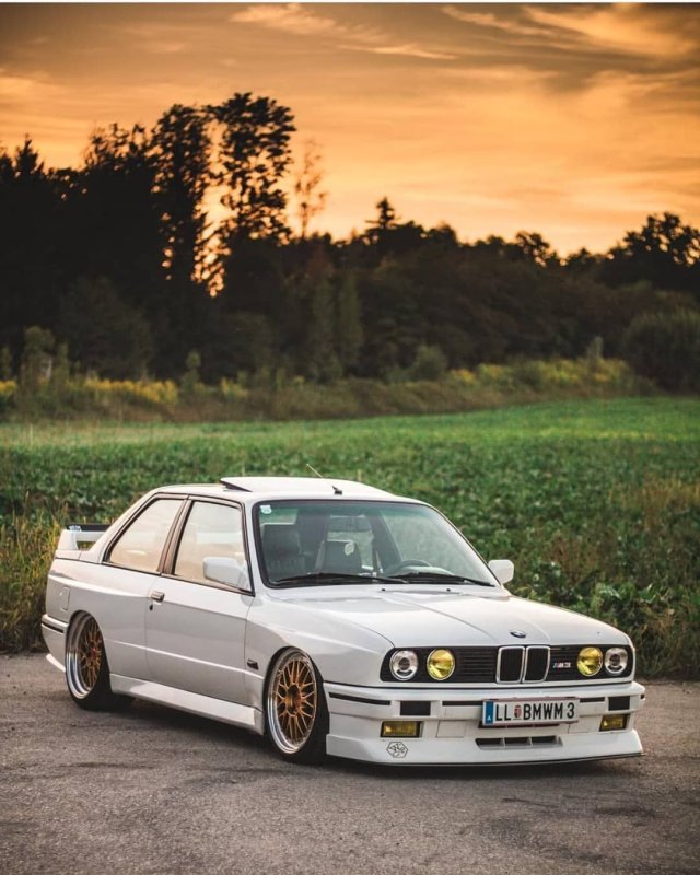 BMW e30 m3 седан