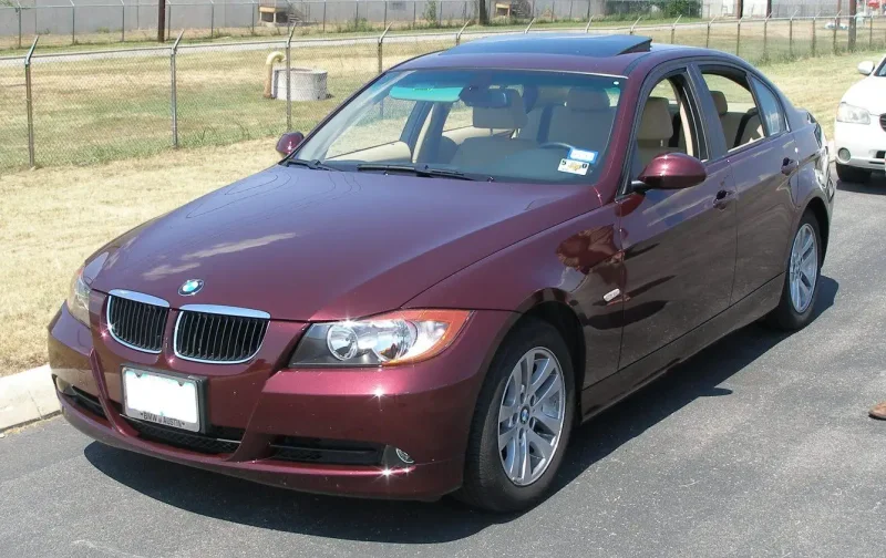 BMW 325 бордовая