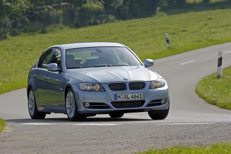 318i e90