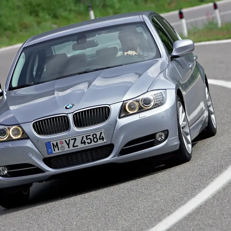 БМВ 325i 2021