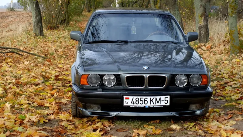 BMW e30 vs Mercedes 190