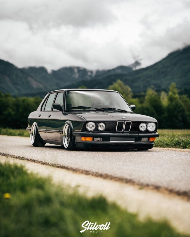 БМВ е28 м5