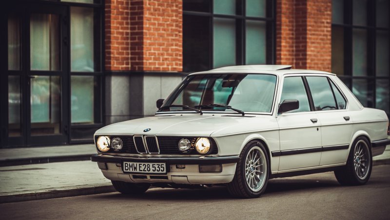 BMW 528 e28
