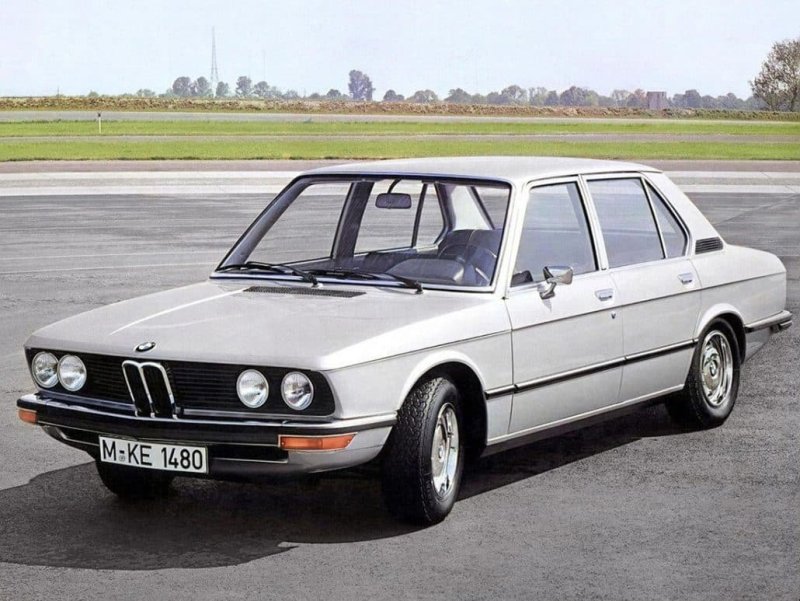 BMW 525 e12
